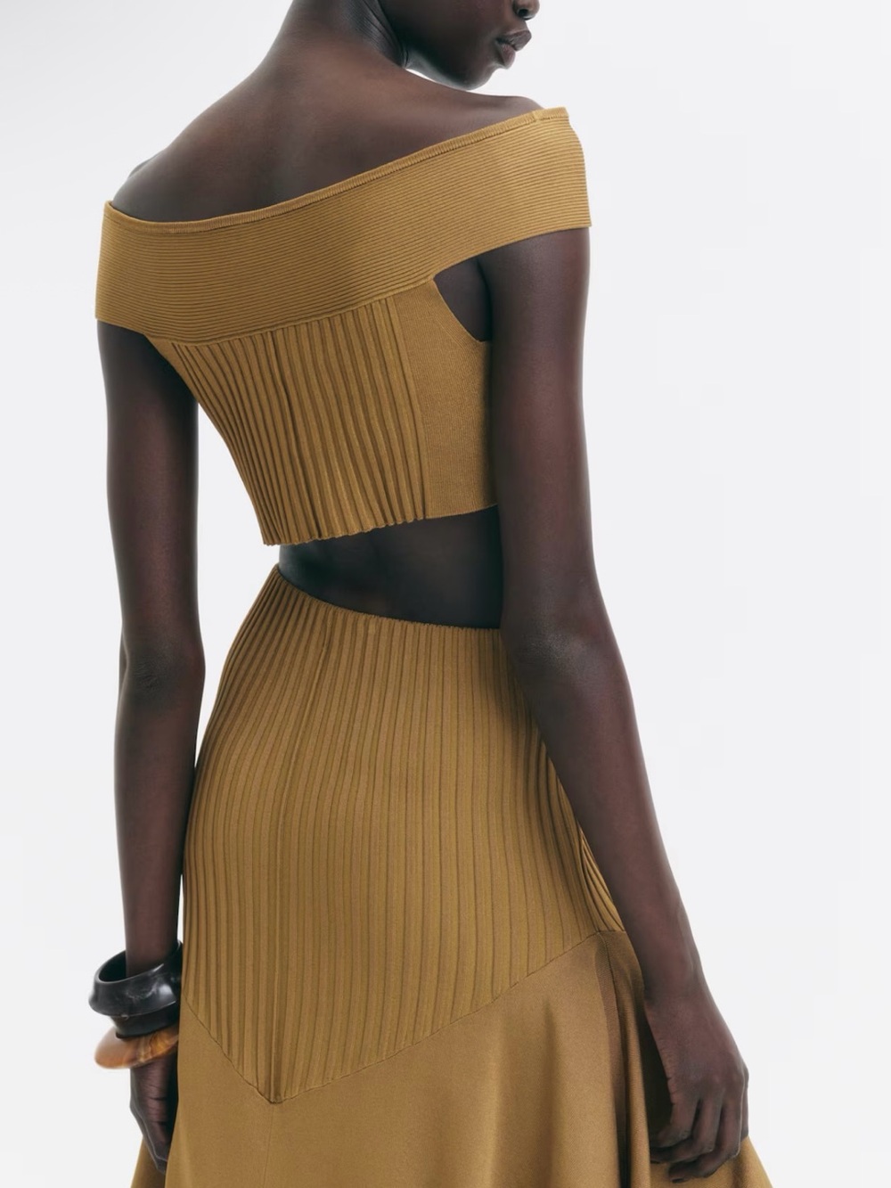 H&M EDITION SUMMER 2026 COLLECTION
NWT DARK BEIGE KNIT ASYMMETRIC SKIRT - Picture 6 of 8